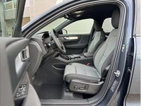 Neu Volvo XC40 Plus 197 PS (144 kW) 2026 Blau (denim blue / metallic) SUV