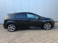 Gebraucht Ford Focus ST 185 PS (136 kW) 2017 Schwarz Limousine