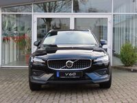 Gebraucht Volvo V60 CC Ultimate 250 PS (183 kW) 2022 Onyx black / metallic Kombi