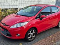Gebraucht Ford Fiesta Trend 82 PS (60 kW) 2011 Rot Limousine