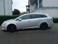 Gebraucht Toyota Avensis 150 PS (110 kW) 2009 Silber Kombi