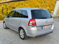 Gebraucht Opel Zafira Family 140 PS (102 kW) 2013 Argon silber/ice silver (m2) Van / Kleinbus