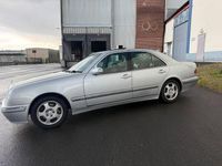 Gebraucht Mercedes E320 197 PS (144 kW) 2000 Silber Limousine
