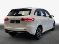 Gebraucht Mercedes B250 Style 160 PS (117 kW) 2022 Polarweiß Kleinwagen