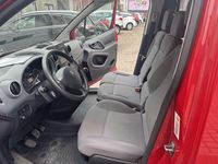 Gebraucht Peugeot Partner Comfort plus 99 PS (72 kW) 2016 Rot Van / Kleinbus