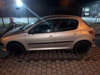 Gebraucht Peugeot 206 75 PS (55 kW) 2005 Silber Kleinwagen