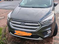 Gebraucht Ford Kuga 150 PS (110 kW) 2017 Grün SUV