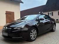 Usado Opel Cascada Innovation 120 HP (88 kW) 2017 Castanho Cabrios