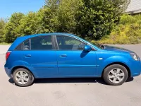 Usata Kia Rio 97 CV (71 kW) 2009 Blu Berlina