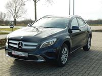 Gebraucht Mercedes GLA250 Progressive 211 PS (155 kW) 2016 Kosmosschwarz  metalliclack SUV
