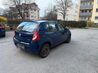 Gebraucht Dacia Sandero 75 PS (55 kW) 2010 Blau Limousine