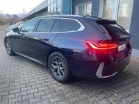 Gebraucht BMW 520 Performance 197 PS (144 kW) 2024 Blau Kombi