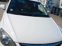 Gebraucht Hyundai i30 116 PS (85 kW) 2011 Weiß Kombi