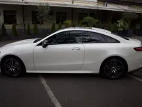 Gebraucht Mercedes E350 AMG line 299 PS (219 kW) 2020 Weiß Coupé