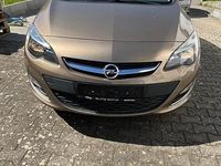 Gebraucht Opel Astra Edition 140 PS (102 kW) 2013 Gold Limousine