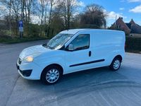 Gebraucht Opel Combo 105 PS (77 kW) 2015 Weiß Van / Kleinbus