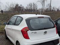 Gebraucht Kia Picanto Attract 69 PS (50 kW) 2013 Weiß Kleinwagen