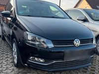 Gebraucht VW Polo 90 PS (66 kW) 2015 Schwarz Kleinwagen