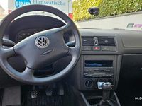 Gebraucht VW Golf IV 75 PS (55 kW) 2002 Blau Kleinwagen