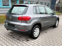 Gebraucht VW Tiguan Trendline 140 PS (102 kW) 2012 Grau SUV