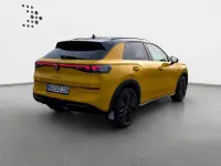 Gebraucht VW T-Roc R-line 150 PS (110 kW) 2025 Canary yellow uni schwarz uni SUV