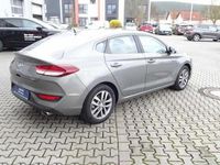 Gebraucht Hyundai i30 Trend 120 PS (88 kW) 2019 Grau Limousine