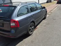 Gebraucht Skoda Octavia 69 PS (50 kW) 2010 Grau Kombi