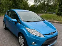 Gebraucht Ford Fiesta Titanium 82 PS (60 kW) 2011 Blau Kleinwagen