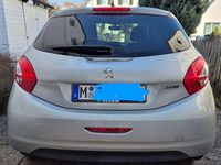 Gebraucht Peugeot 208 Active 83 PS (61 kW) 2015 Silber Kleinwagen