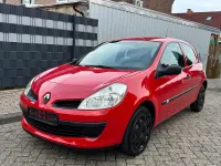 Używany Renault Clio III 75 KM (55 kW) 2007 Czerwony Sedan/Limuzyna