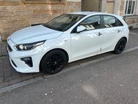 Gebraucht Kia Ceed 136 PS (100 kW) 2020 Weiß Kleinwagen