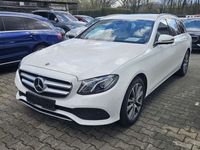 gebraucht Mercedes E220 d 4Matic T+Widescreen+Standhzng. +ACC+360°