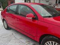 Gebraucht VW Passat 122 PS (89 kW) 2010 Rot Limousine