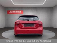 Gebraucht Mercedes A180 Style 122 PS (89 kW) 2016 Rot Limousine