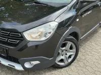 Gebraucht Dacia Lodgy Stepway 95 PS (69 kW) 2021 Schwarz Van / Kleinbus