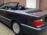 Gebraucht BMW 318 Cabriolet 116 PS (85 kW) 1995 Blau Cabrio