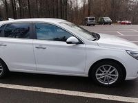 Gebraucht Hyundai i30 Edition 136 PS (100 kW) 2017 Weiß Limousine