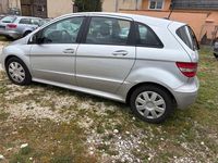 Gebraucht Mercedes B180 109 PS (80 kW) 2011 Silber Van / Kleinbus