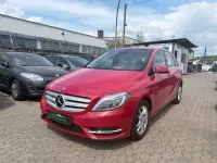 Gebraucht Mercedes B200 136 PS (100 kW) 2012 Rot Van / Kleinbus