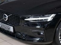 Gebraucht Volvo V60 Plus 197 PS (144 kW) 2024 Onyx black Kombi