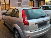 Gebraucht Ford Fiesta 60 PS (44 kW) 2007 Grau Kleinwagen