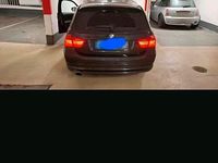 Gebraucht BMW 318 143 PS (105 kW) 2011 Schwarz Kombi