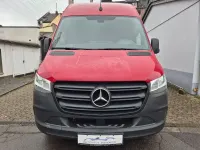 Używany Mercedes Sprinter 150 KM (110 kW) 2021 Czerwony Van