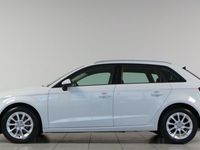 Gebraucht Audi A3 Sportback Attraction 150 PS (110 kW) 2014 Weiß metallic Kleinwagen