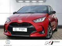 Gebraucht Toyota Yaris Hybrid Plus 92 PS (67 kW) 2024 Rot Limousine