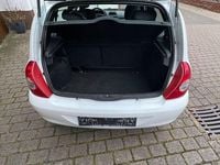 Gebraucht Renault Clio II Authentique 58 PS (42 kW) 2010 Weiß Limousine