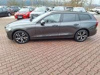 Gebraucht Volvo V60 Plus 197 PS (144 kW) 2023 Particular grey Kombi