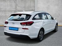 Gebraucht Hyundai i30 Trend 99 PS (72 kW) 2019 Außenfarbe: Kombi
