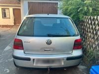 Second-hand VW Golf IV Edition 75 CP (55 kW) 2000 Argintiu Berlinǎ