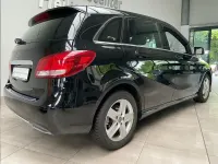 Gebraucht Mercedes B180 122 PS (89 kW) 2015 Schwarz Kleinwagen